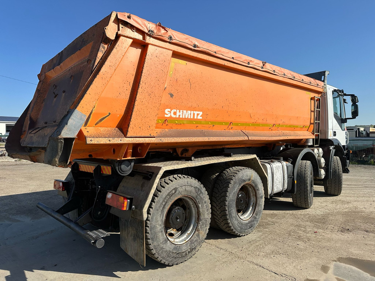 Leasing of  Iveco Trakker Tipper Iveco Trakker Tipper: picture 10