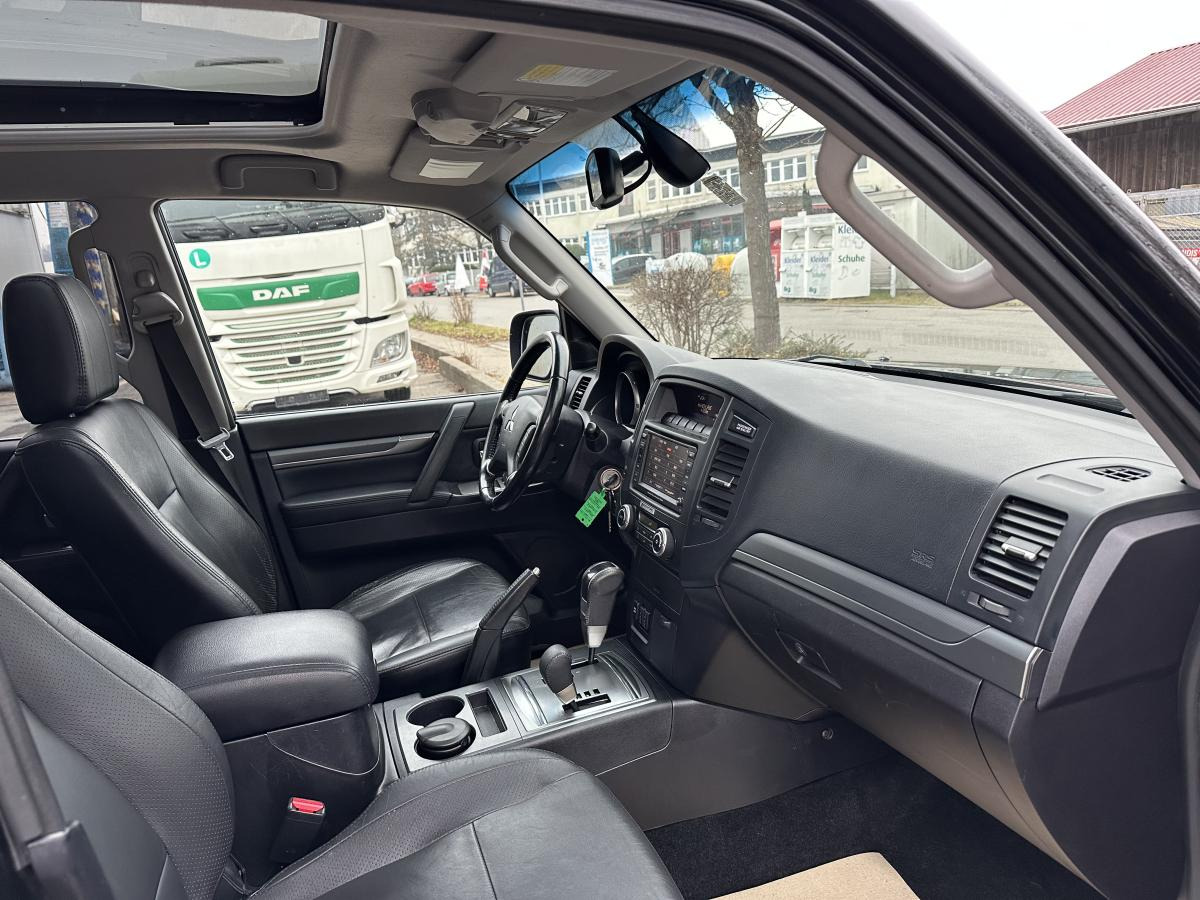 Car Mitsubishi PAJERO 3.2 TDI lang  Leder*Klima*Aut*Navi*AHK*1. Hand*Euro4* Voll: picture 28