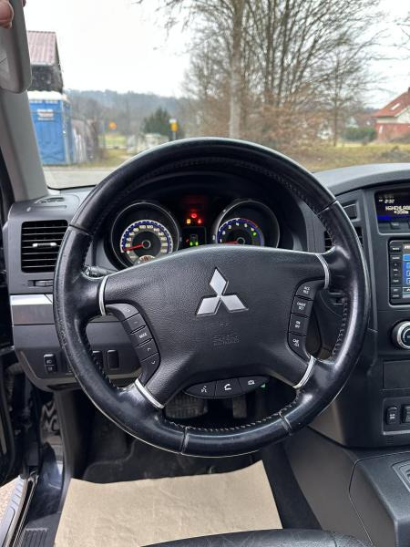 Car Mitsubishi PAJERO 3.2 TDI lang  Leder*Klima*Aut*Navi*AHK*1. Hand*Euro4* Voll: picture 33