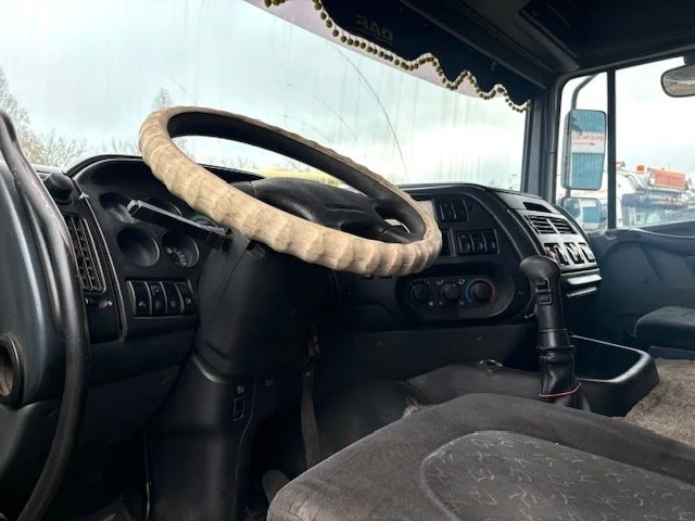 Tractor unit DAF 95.380 XF SPACECAB (EURO 2 (MECHANICAL PUMP & INJECTORS) / ZF16 MANUAL GEARBOX / AIRCONDITIONING): picture 8