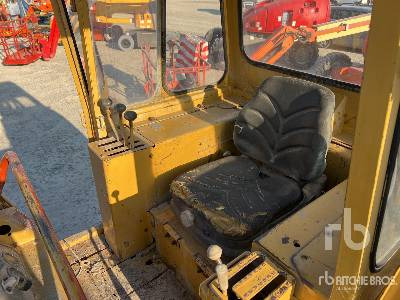 Crawler loader CAT 941B: picture 9