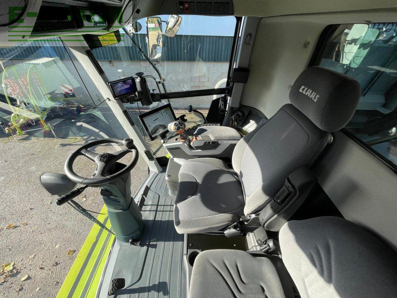 Combine harvester CLAAS TUCANO 560: picture 12