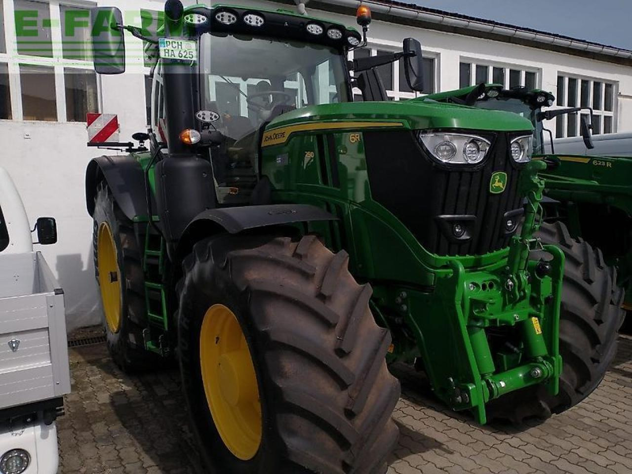 Farm tractor John Deere 6r250: picture 13