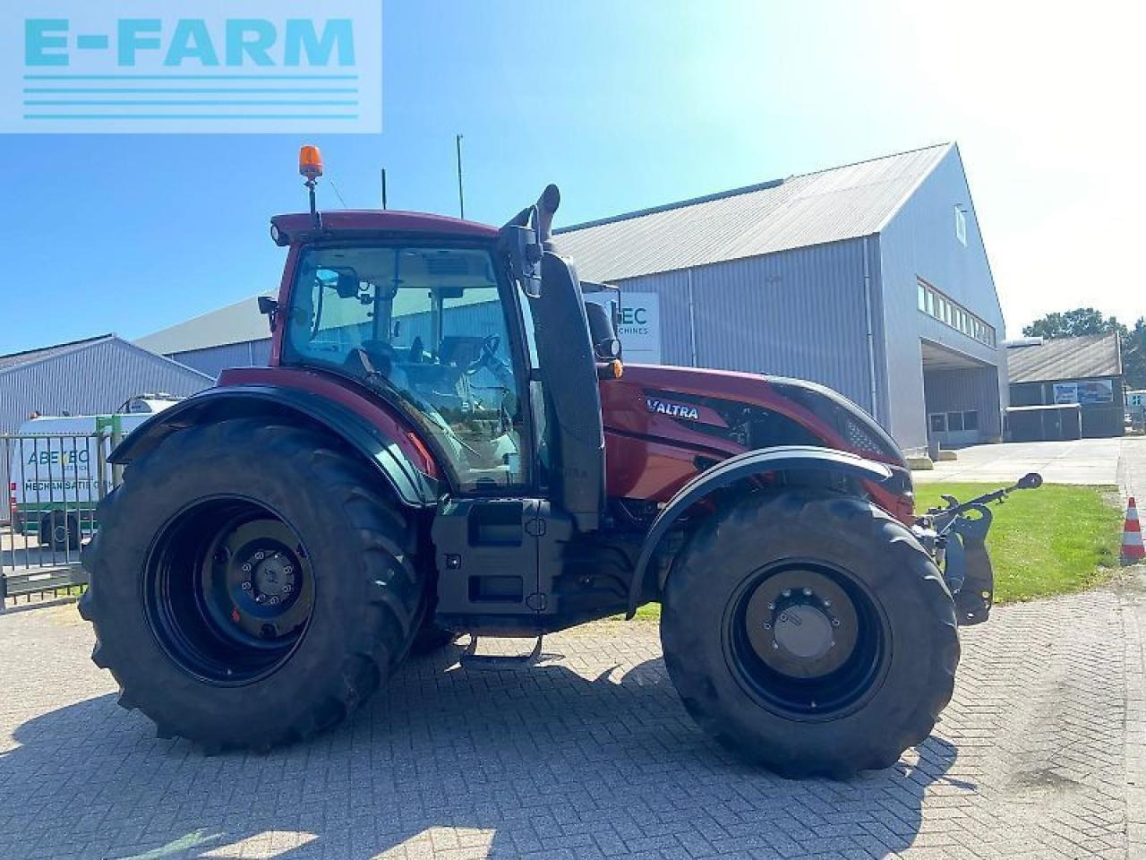 Farm tractor Valtra t 254: picture 18