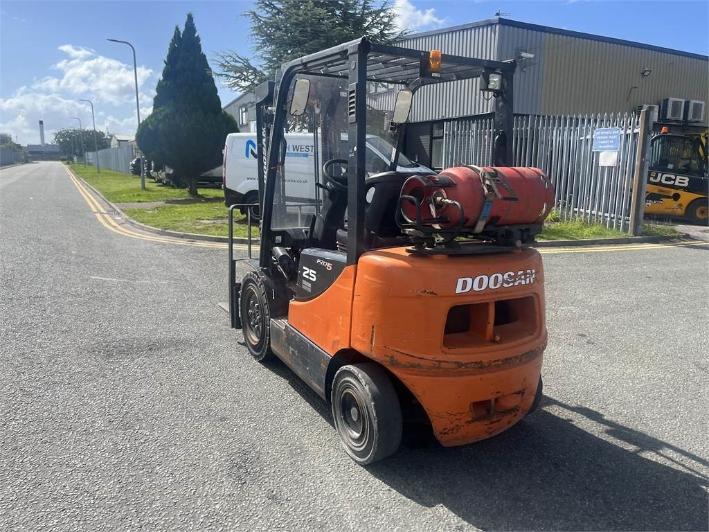 LPG forklift Doosan G25P-5: picture 6