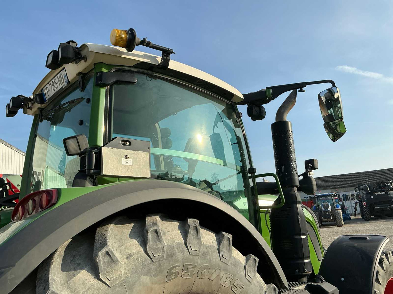 Farm tractor Fendt 720 VARIO: picture 27