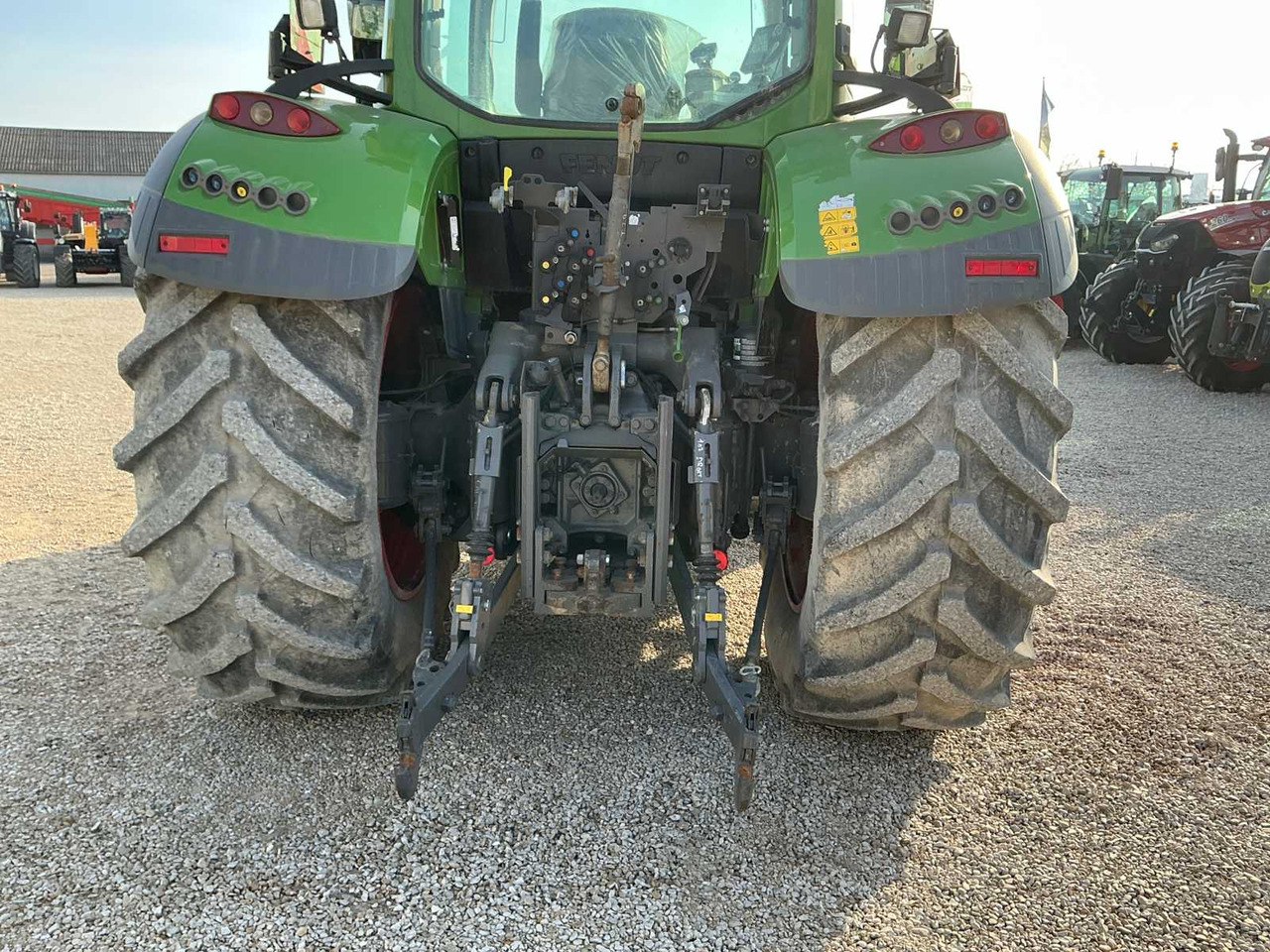 Farm tractor Fendt 720 VARIO: picture 7