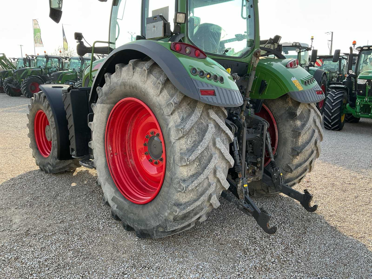 Farm tractor Fendt 720 VARIO: picture 10