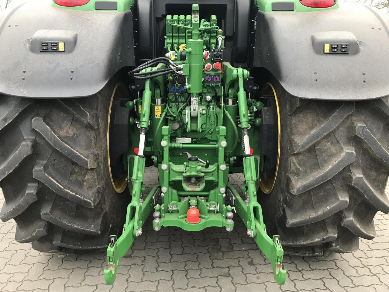 Farm tractor John Deere 6R 250: picture 6