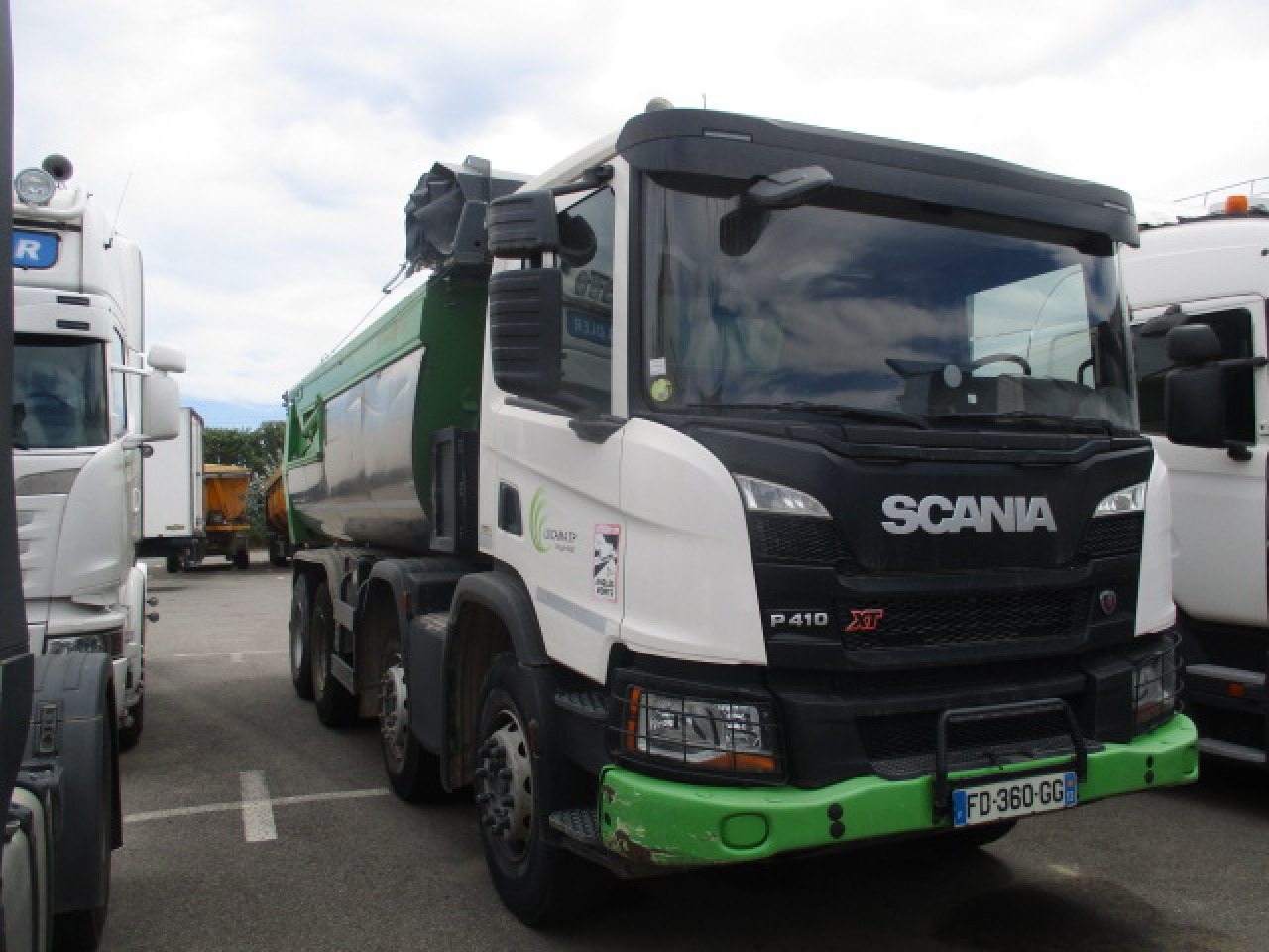 Cab chassis truck SCANIA P 410 B8x4HZ: picture 9