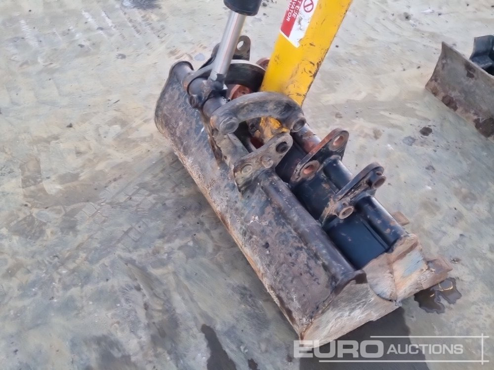 Mini excavator 2020 JCB 8008CTS: picture 23