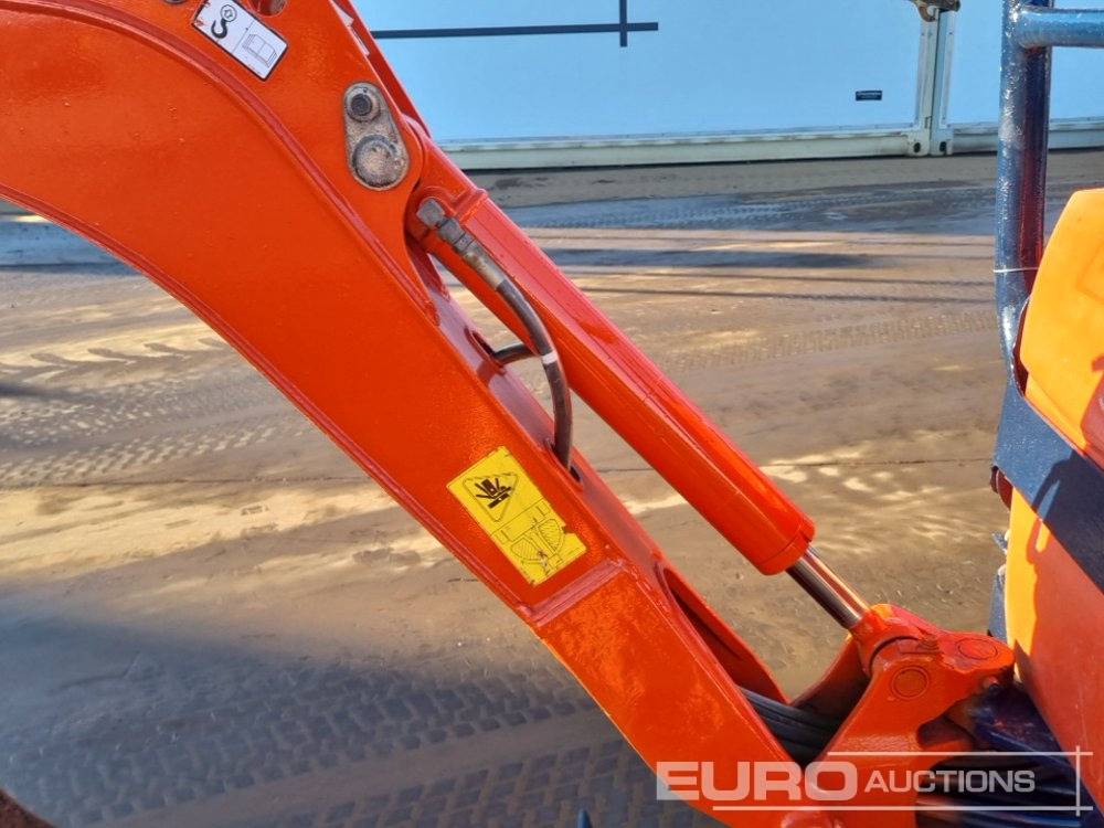 Mini excavator Kubota U10-3: picture 22