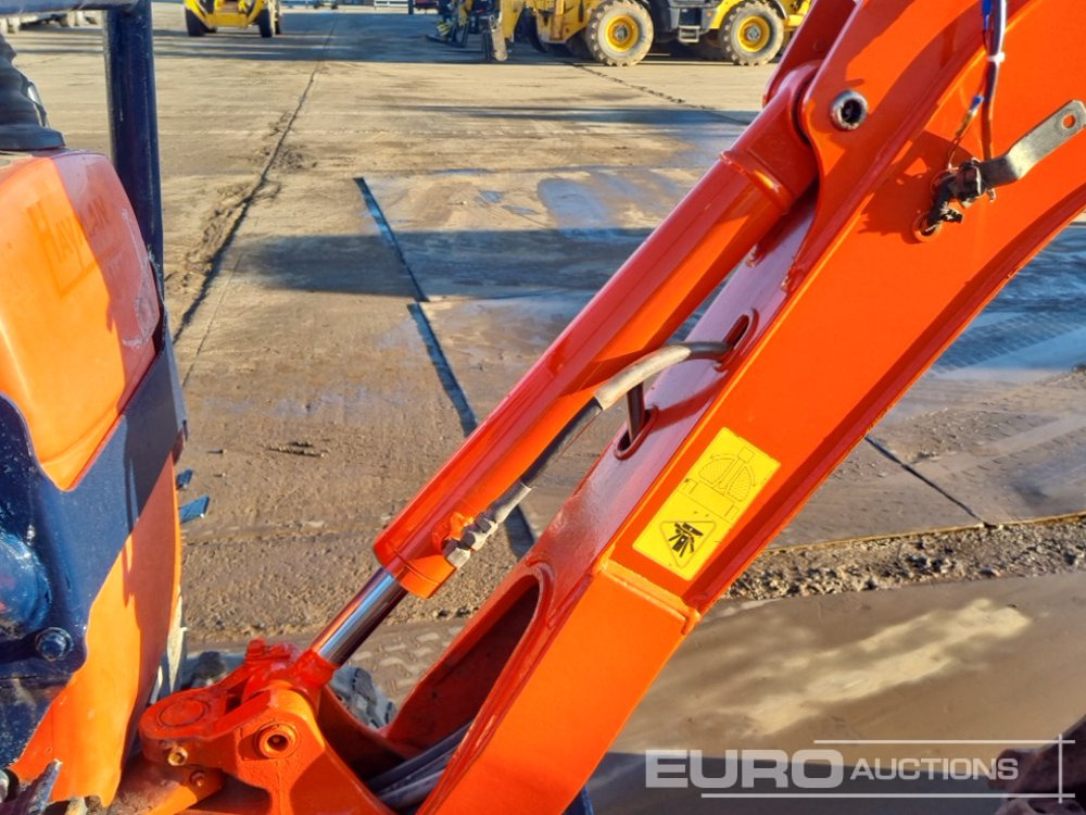 Mini excavator Kubota U10-3: picture 18