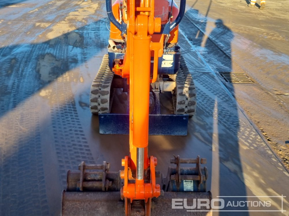 Mini excavator Kubota U10-3: picture 25