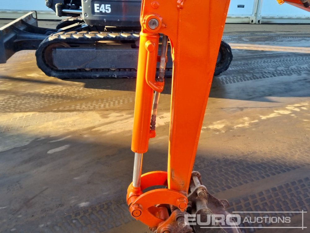 Mini excavator Kubota U10-3: picture 24