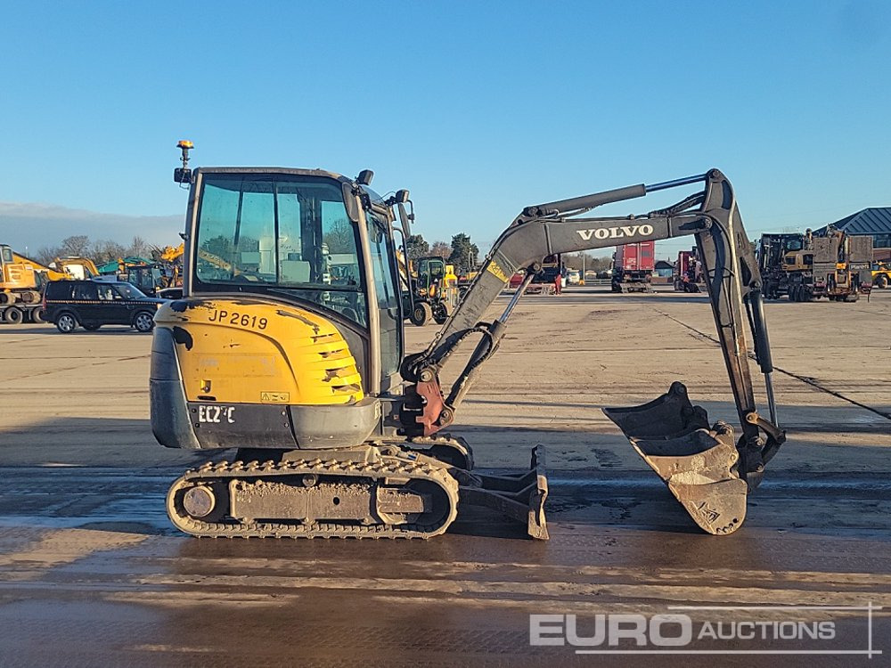 Mini excavator Volvo EC27C: picture 6