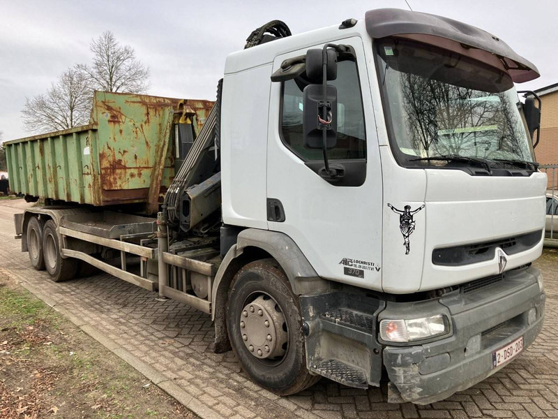 Box truck Renault: picture 6